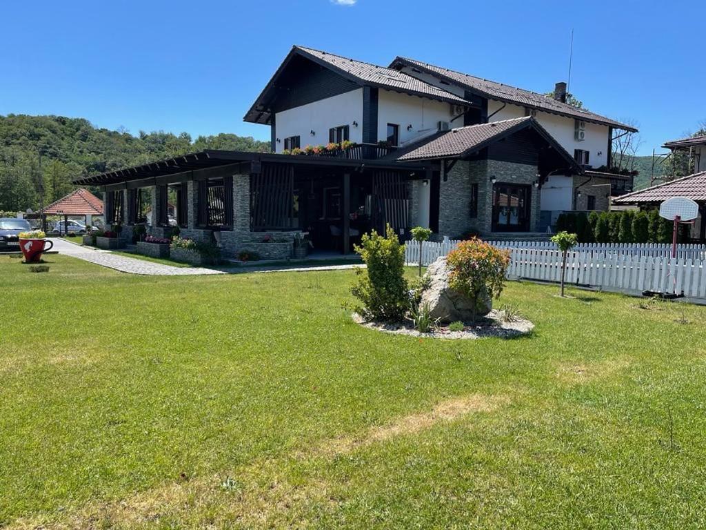 Pensiunea Campia Soarelui Apa Neagra Exterior photo